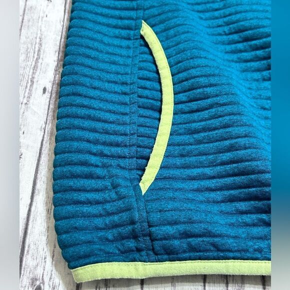 L.L. Bean Airlight Knit Pullover - Picture 5 of 10